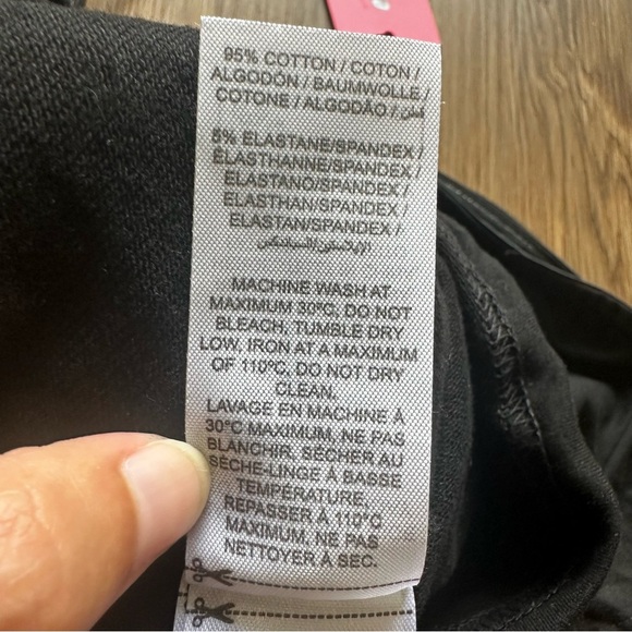 Edikted Women’s Jess Off Shoulder Top Black Medium Tie Sleeve Stretch Y2K NEW - Picture 9 of 9